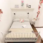 Roma Metrob Apartment